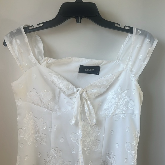 Cider White Dress - Picture 2 of 3